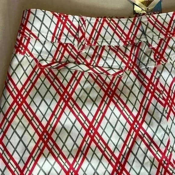 GG blue golf skirt with under shorts. Red plaid Size 10 NWT skirt - Picture 7 of 13